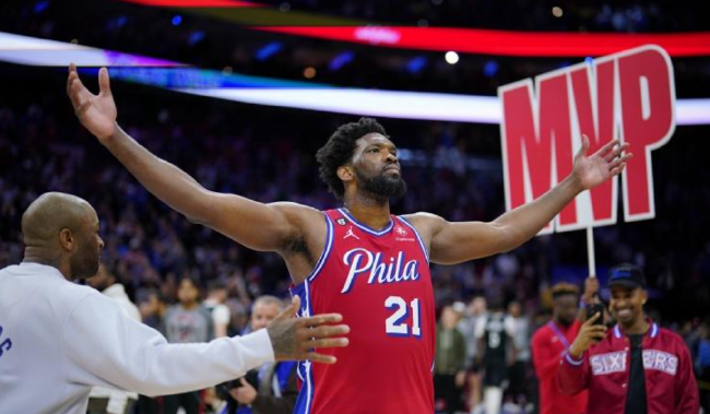 恩比德统治攻防两端，76人轻取猛龙巩固排名  