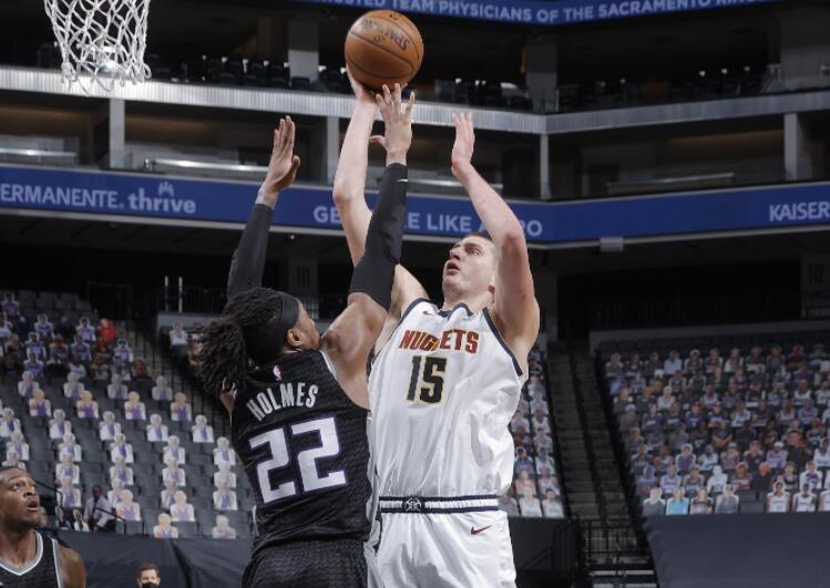  福克斯穿针引线国王击败勇士终结对手五连胜